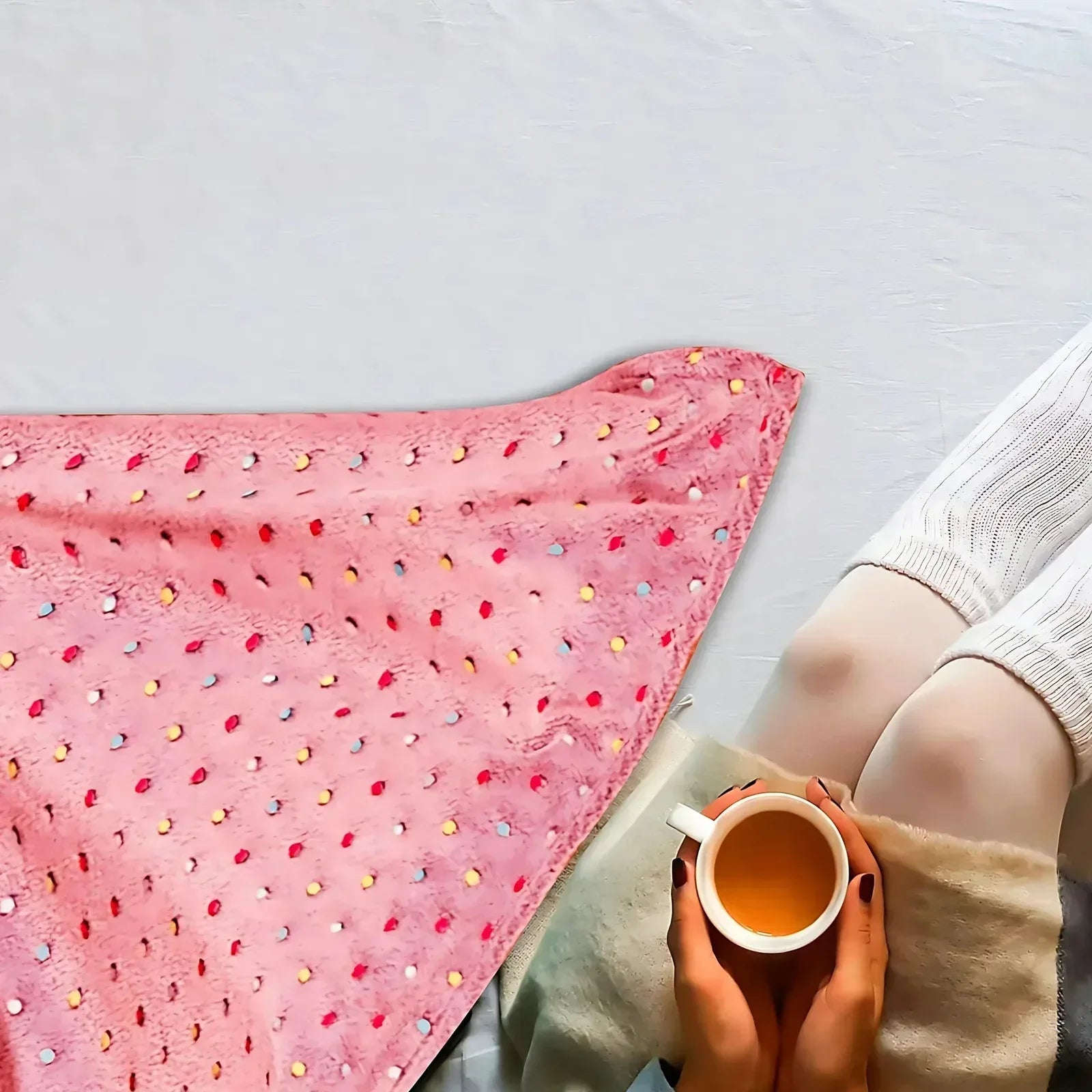 Polka Dot Fleece Throw – Ultra Plush Microfiber Blanket for Sofa, Bed &amp; Pets Super Soft Glow-in-the-Dark - 4A's Global