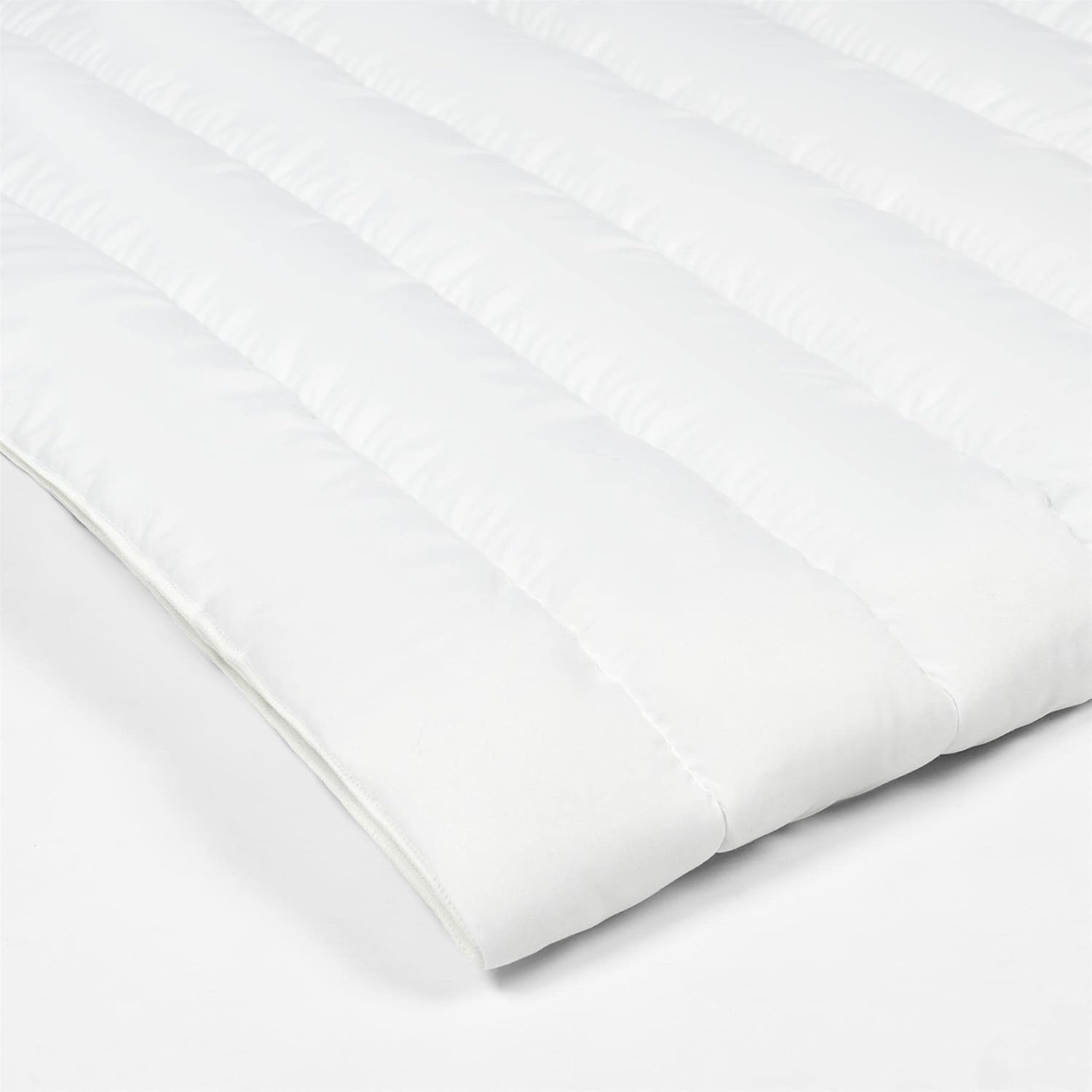 Luxury Mattress Topper – 4cm Deep-Filled Microfibre Comfort Layer | Hypoallergenic &amp; Breathable | Elasticated Straps