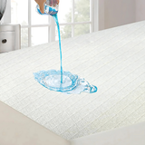 CL Waterproof Bamboo Mattress Protector – Hypoallergenic, Breathable, Fitted Sheet Design, Noise-Free Protection